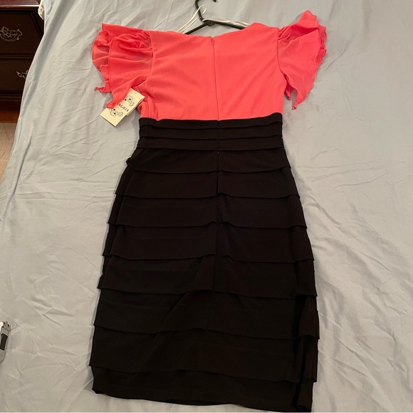 NEW Sangria Women’s Pink & Black V-neck Bodycon Knee Length Size 4 Dress - Picture 2 of 9